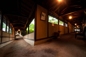 翡翠之庄関連施設、渡り廊下